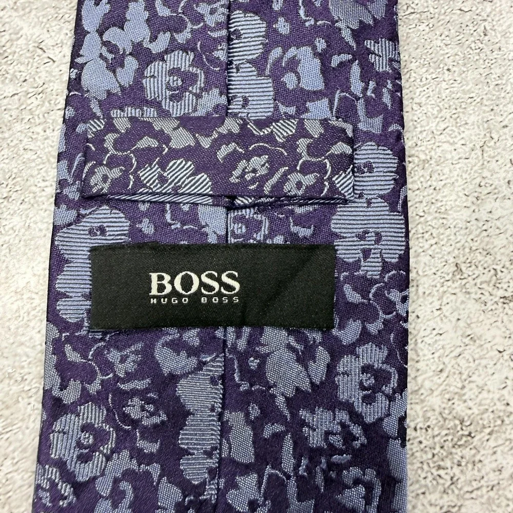 HUGO BOSS Silk Tie Mens One Size Purple Floral Pointed‎ Made In Italy Necktie